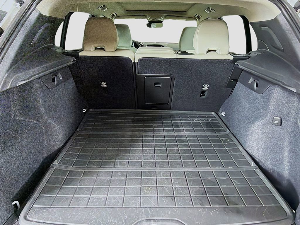 Used 2023 Volvo XC40 B5 Plus w/ Driver Assist Package image 15