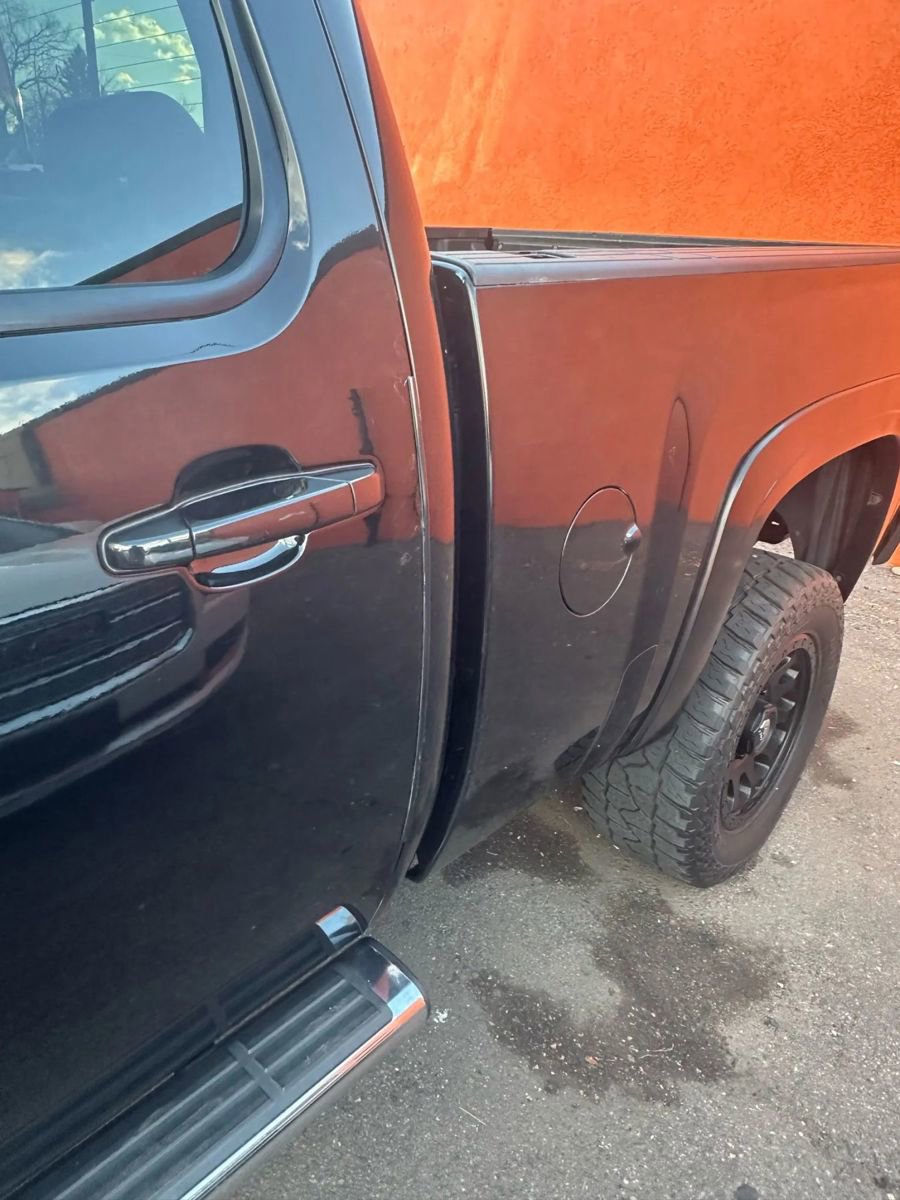 Used 2013 Chevrolet Silverado 2500 LTZ w/ LTZ Plus Package image 8