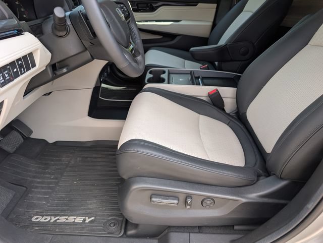 Used 2026 Honda Odyssey Elite image 15