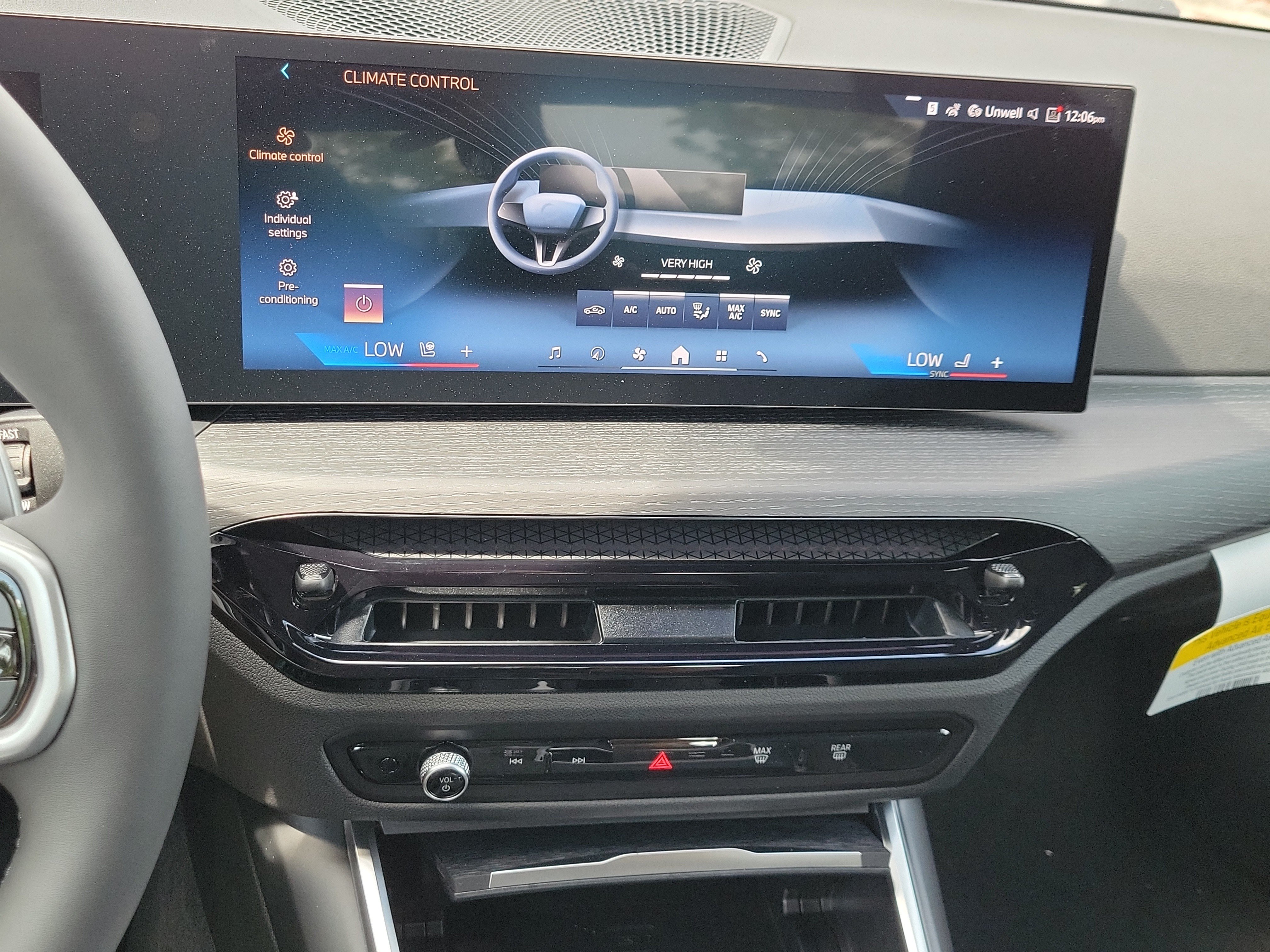 New 2026 BMW 330i Sedan w/ M Sport Package RWD image 22