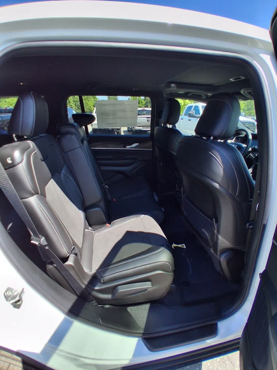 New 2026 Jeep Grand Cherokee L 4WD image 15