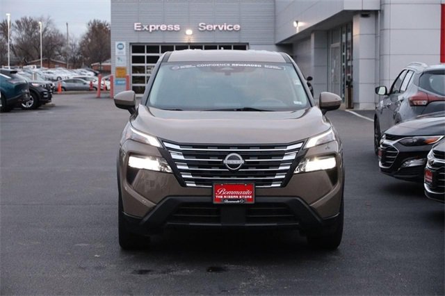 Certified 2024 Nissan Rogue SV image 4