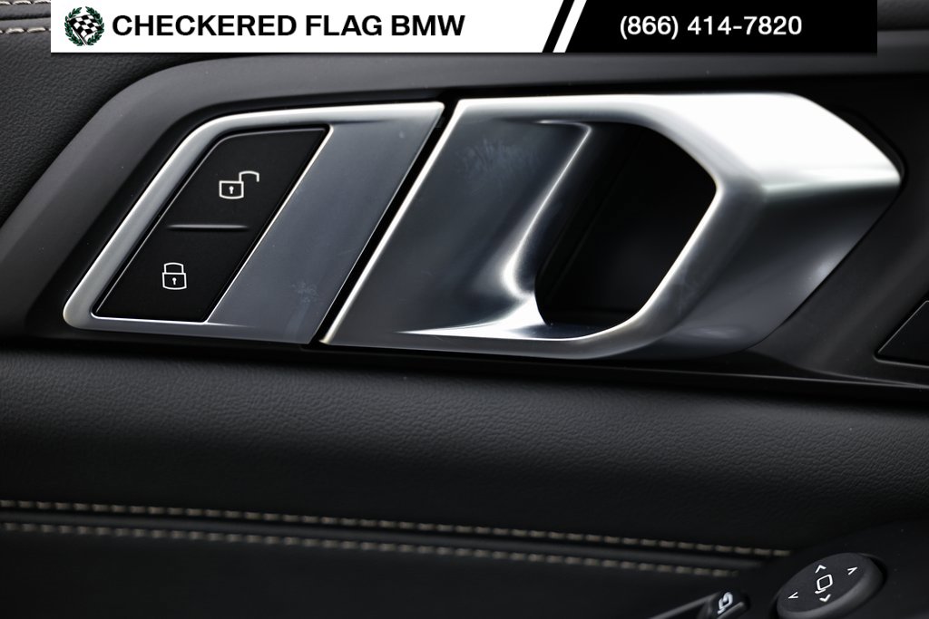New 2026 BMW X7 M60i w/ M Sport Professional Package image 16