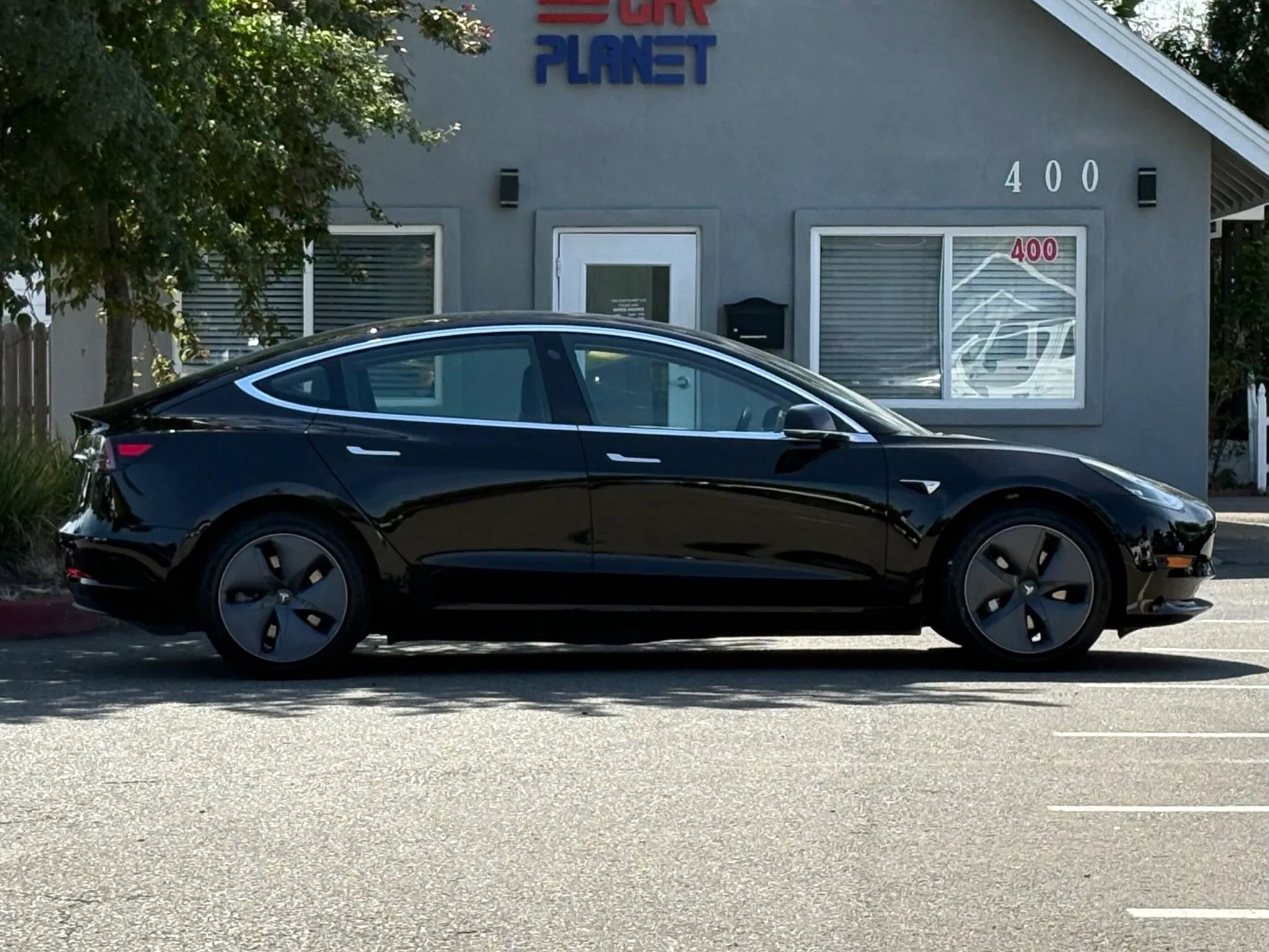 Used 2019 Tesla Model 3 Mid Range RWD image 4