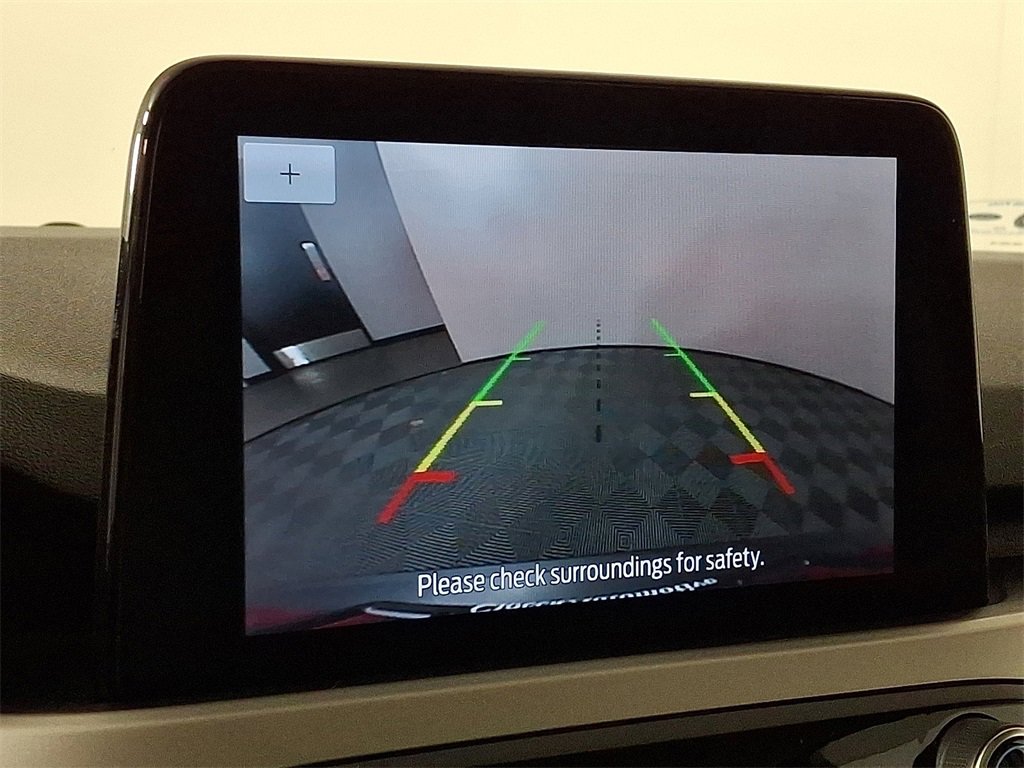 Used 2020 Ford Escape SE image 4