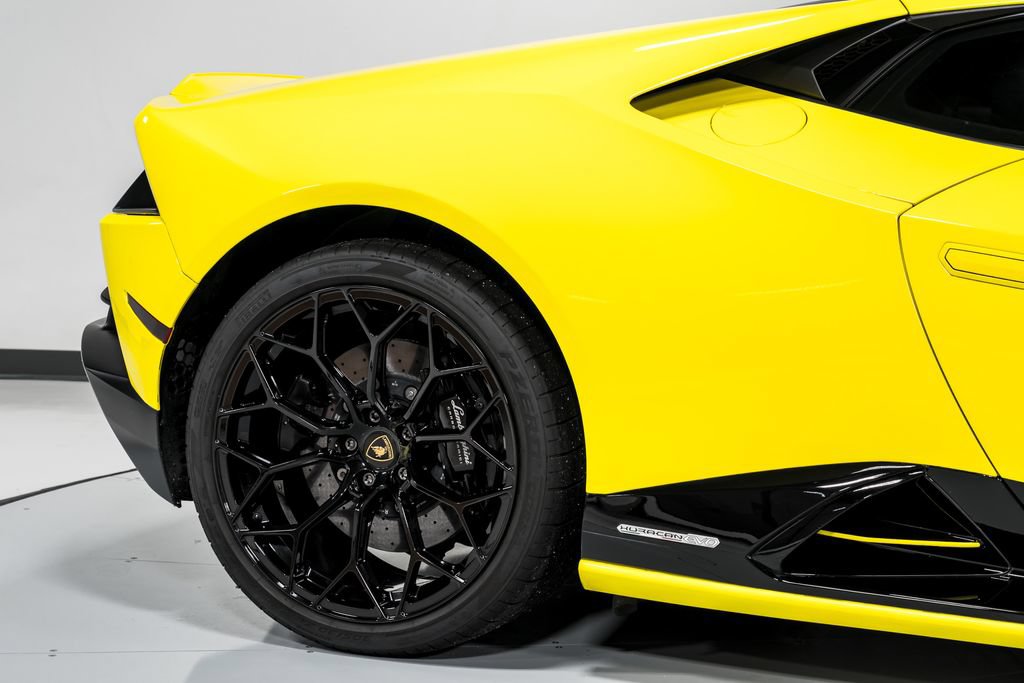 Used 2022 Lamborghini Huracan EVO AWD/4WD image 47
