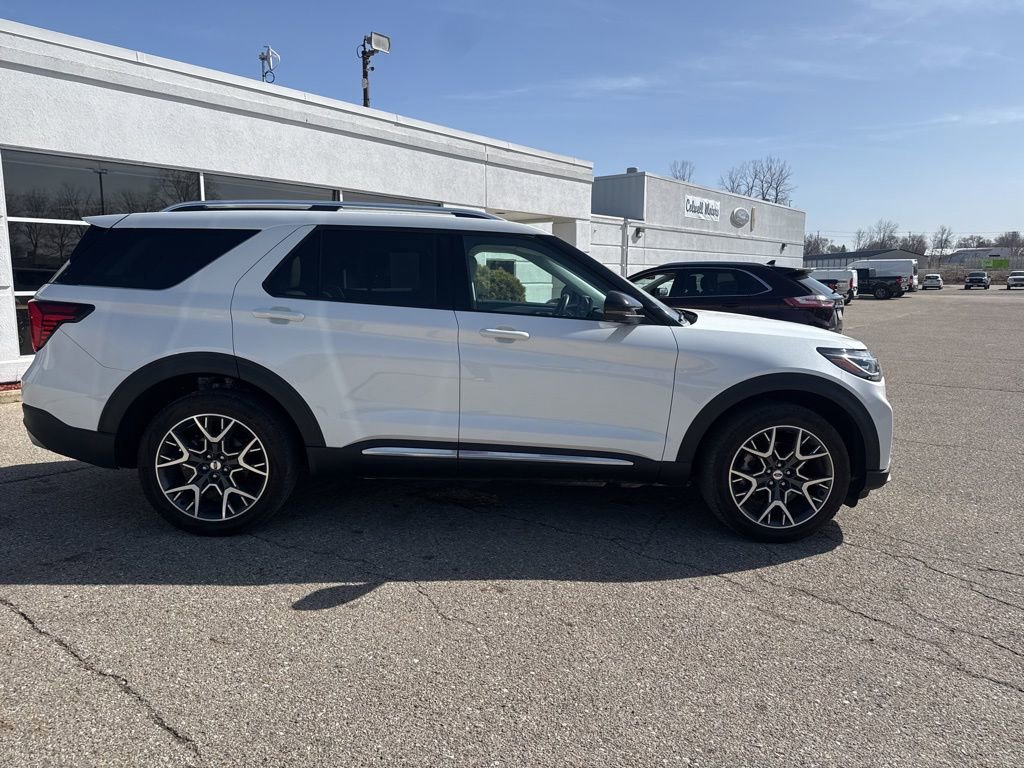 Used 2025 Ford Explorer Platinum w/ Ultimate Package AWD/4WD image 2