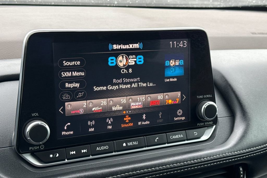 Used 2022 Nissan Rogue SV image 15