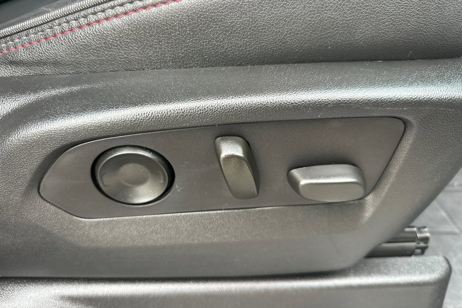 Used 2021 Chevrolet Tahoe RST w/ Luxury Package image 23