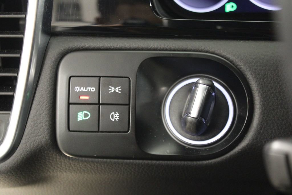 Certified 2023 Porsche Cayenne S Platinum image 22