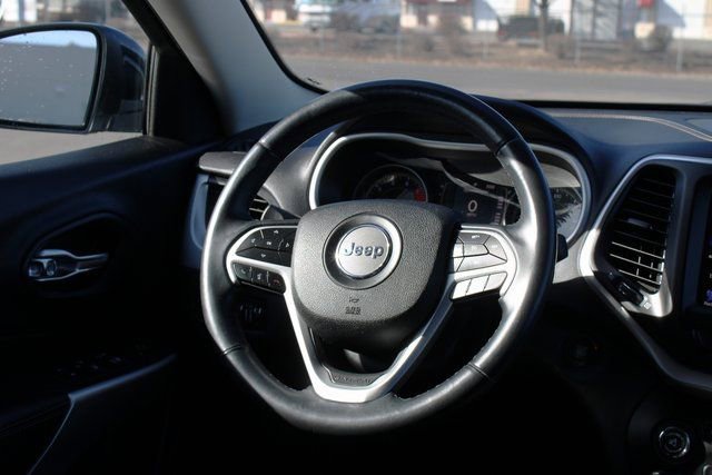 Used 2018 Jeep Cherokee Latitude Plus image 17