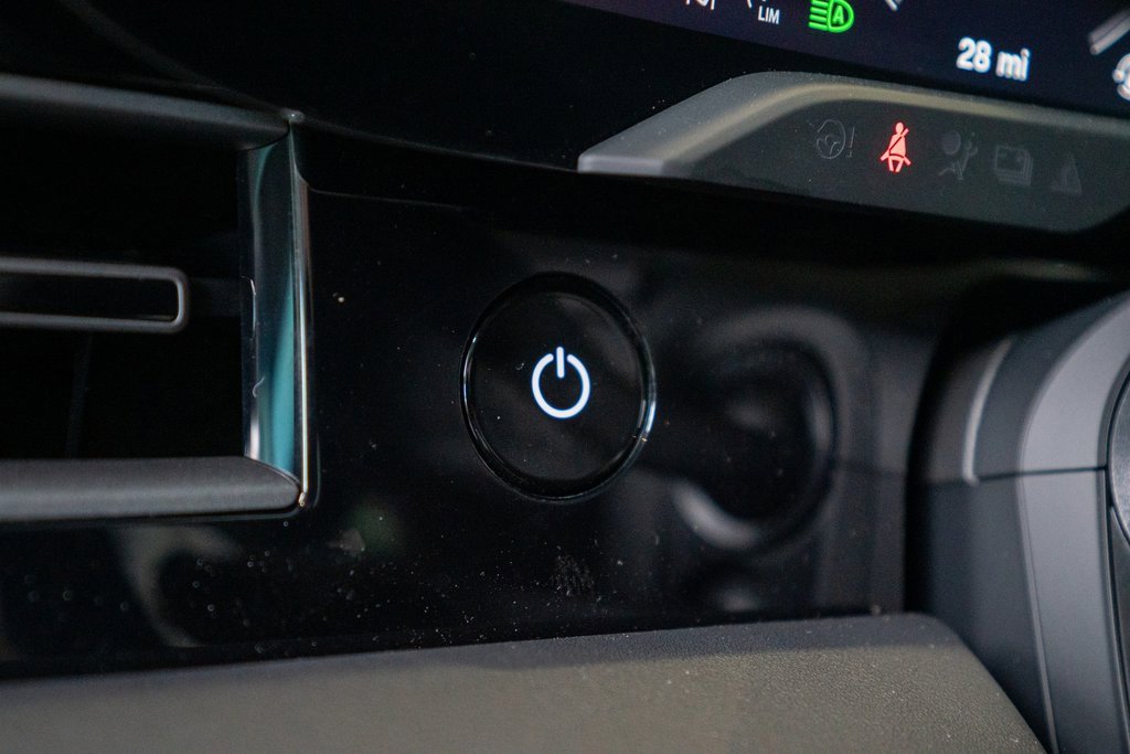 New 2025 Porsche Taycan image 25