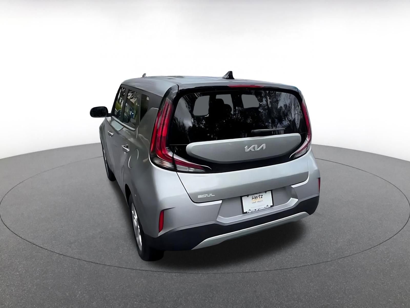 Used 2025 Kia Soul LX w/ LX Technology Package image 11