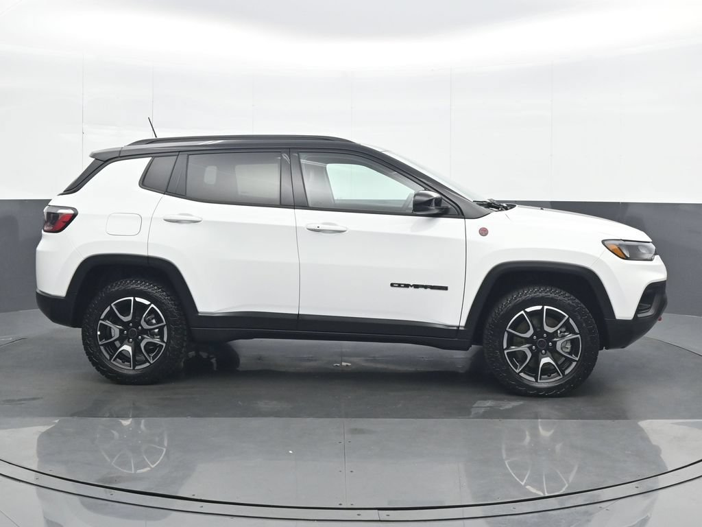 Used 2026 Jeep Compass Trailhawk AWD/4WD image 7