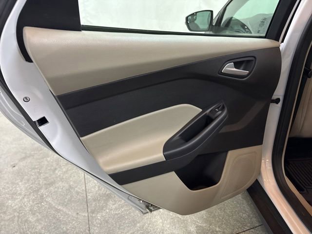 Used 2015 Ford Focus SE w/ Interior Protection Package FWD image 16