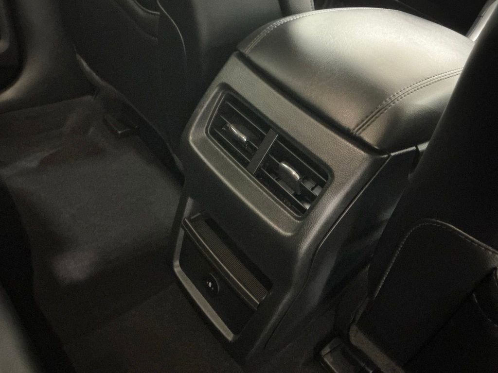 Used 2023 Ford Edge SEL image 26