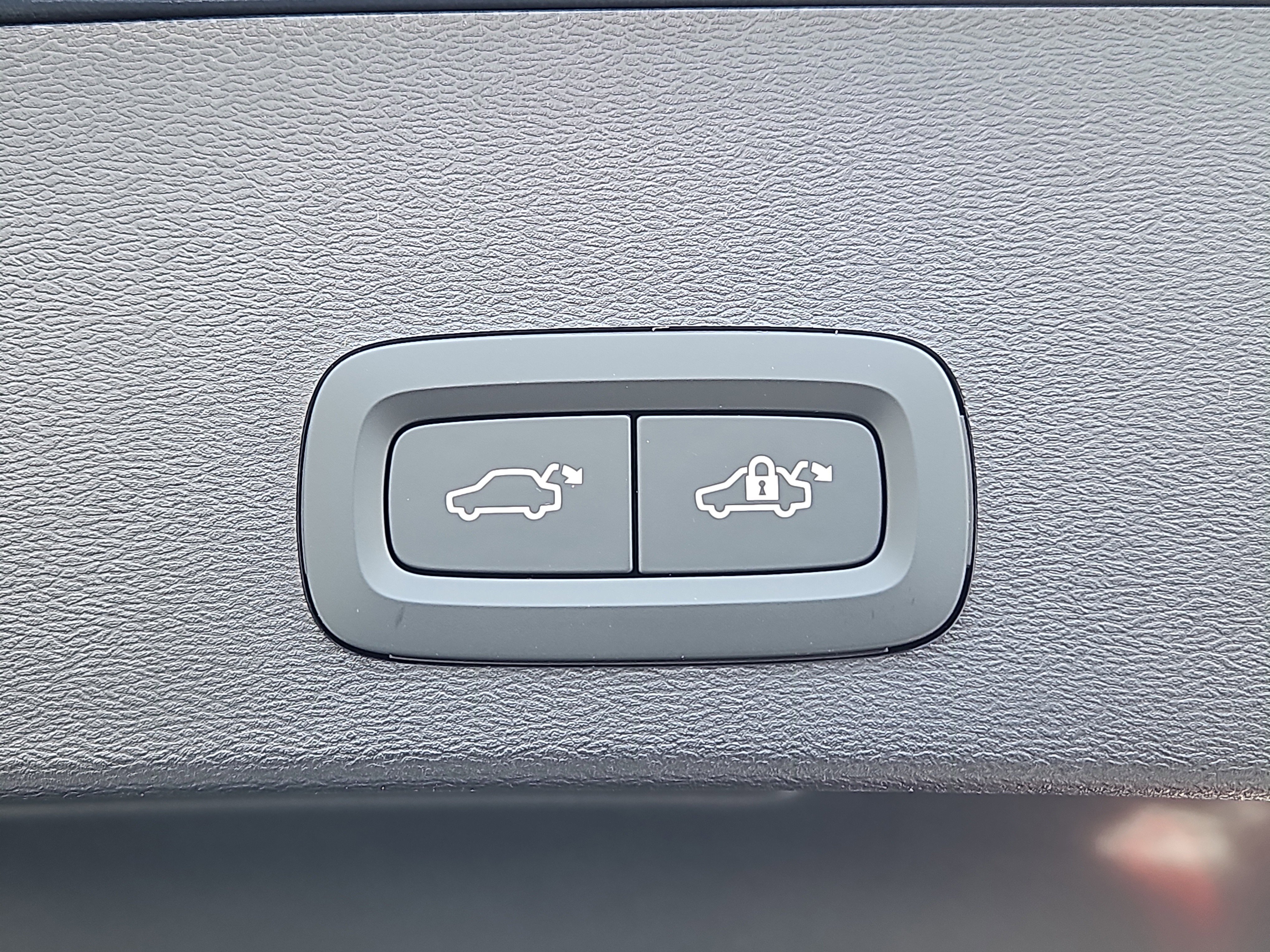 New 2026 Volvo XC40 B5 Plus w/ Protection Package Premier image 14