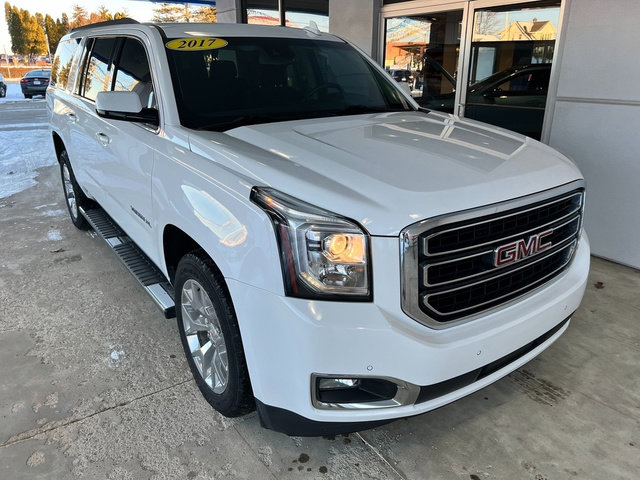 Used 2017 GMC Yukon XL SLE w/ SLE Value Package image 5