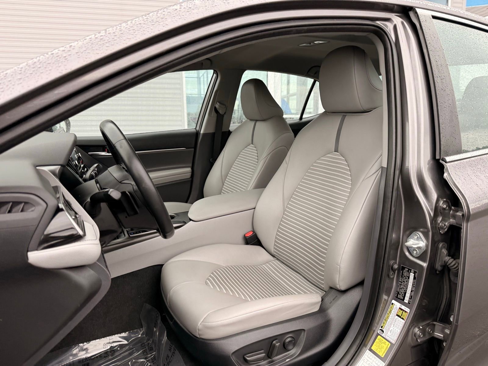 Used 2022 Toyota Camry SE image 15