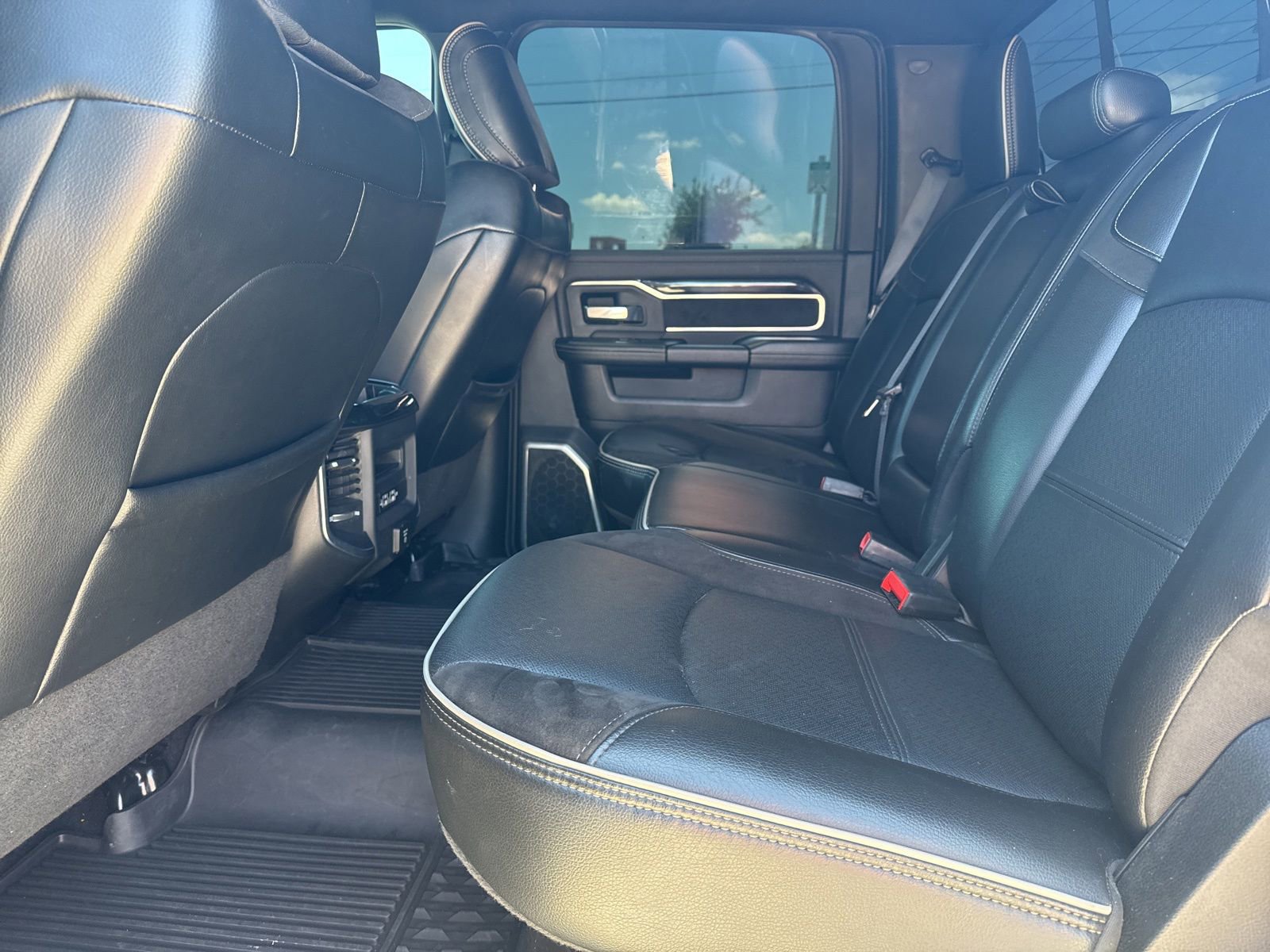 Used 2019 RAM 2500 Laramie AWD/4WD image 10