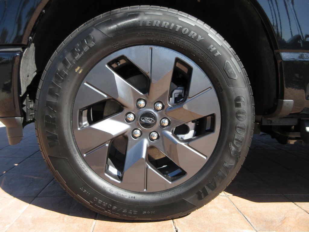 Certified 2024 Ford F150 Lightning XLT AWD/4WD image 9