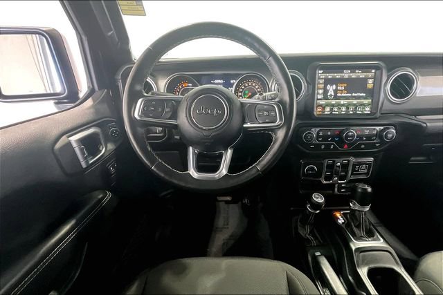Used 2023 Jeep Wrangler Unlimited Sahara w/ Cold Weather Group AWD/4WD image 8