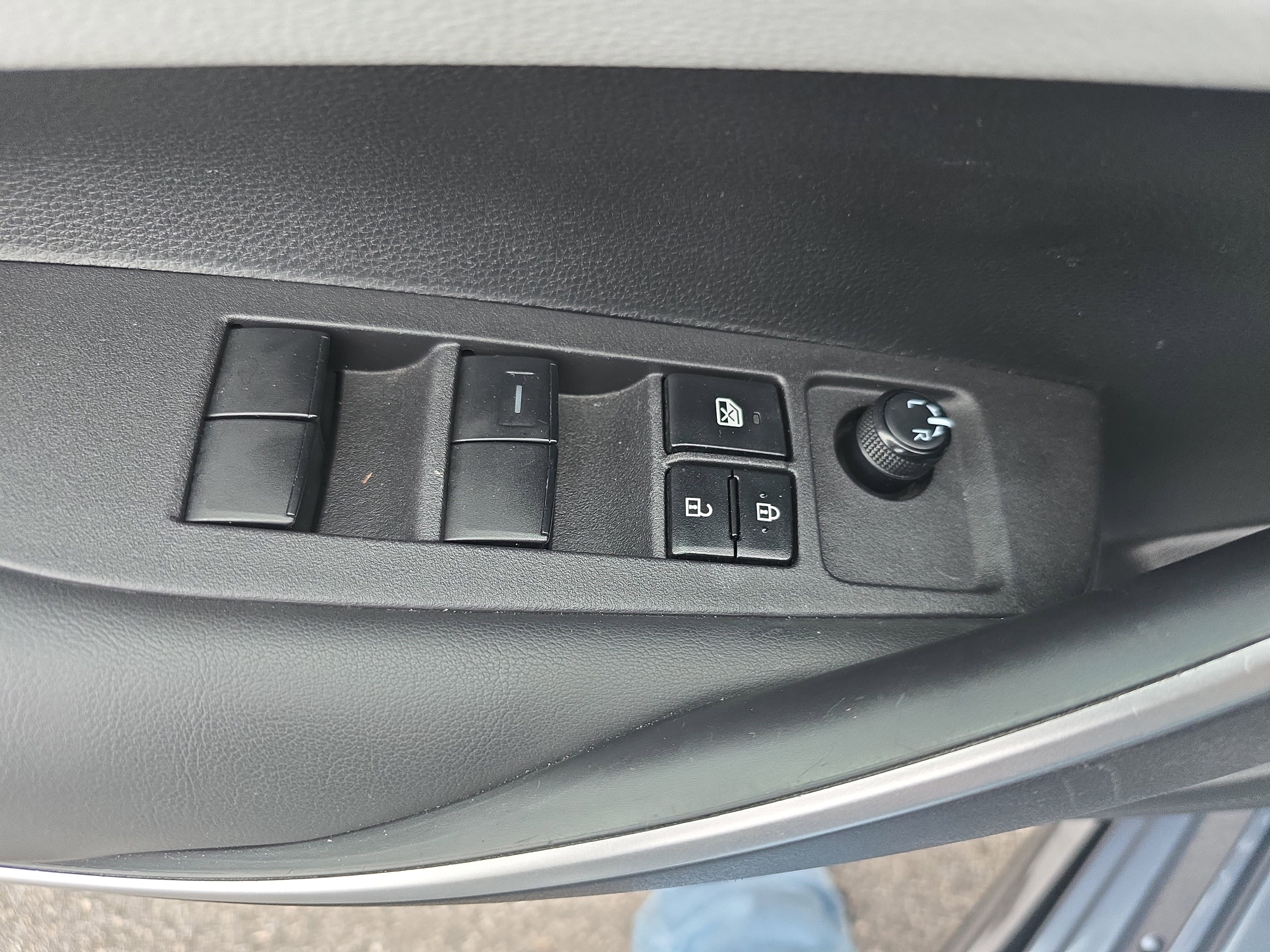 Used 2024 Toyota Corolla SE image 27