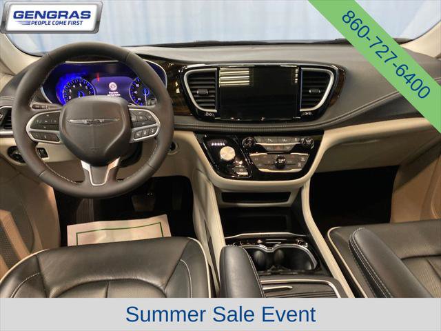 Certified 2024 Chrysler Pacifica Limited FWD image 30