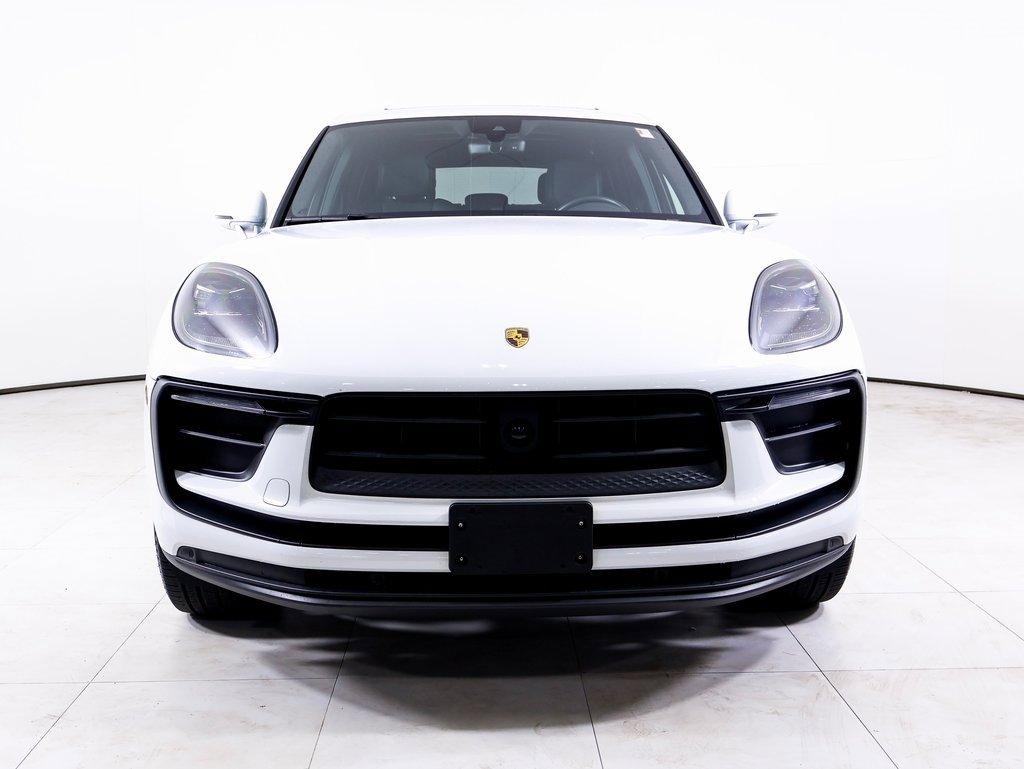 Used 2025 Porsche Macan image 24