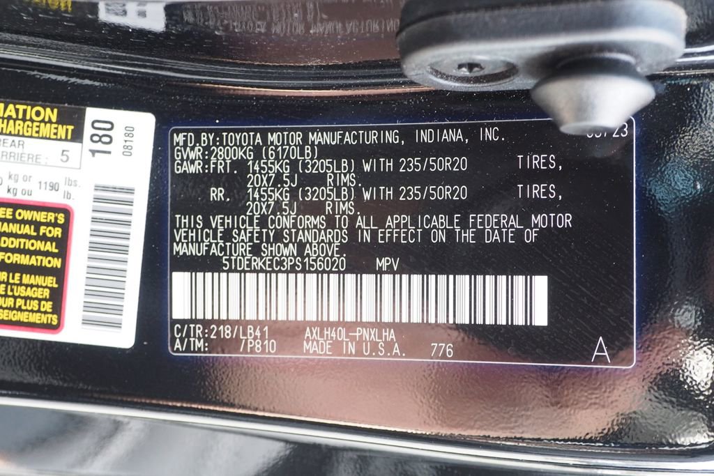 Used 2023 Toyota Sienna Platinum image 31