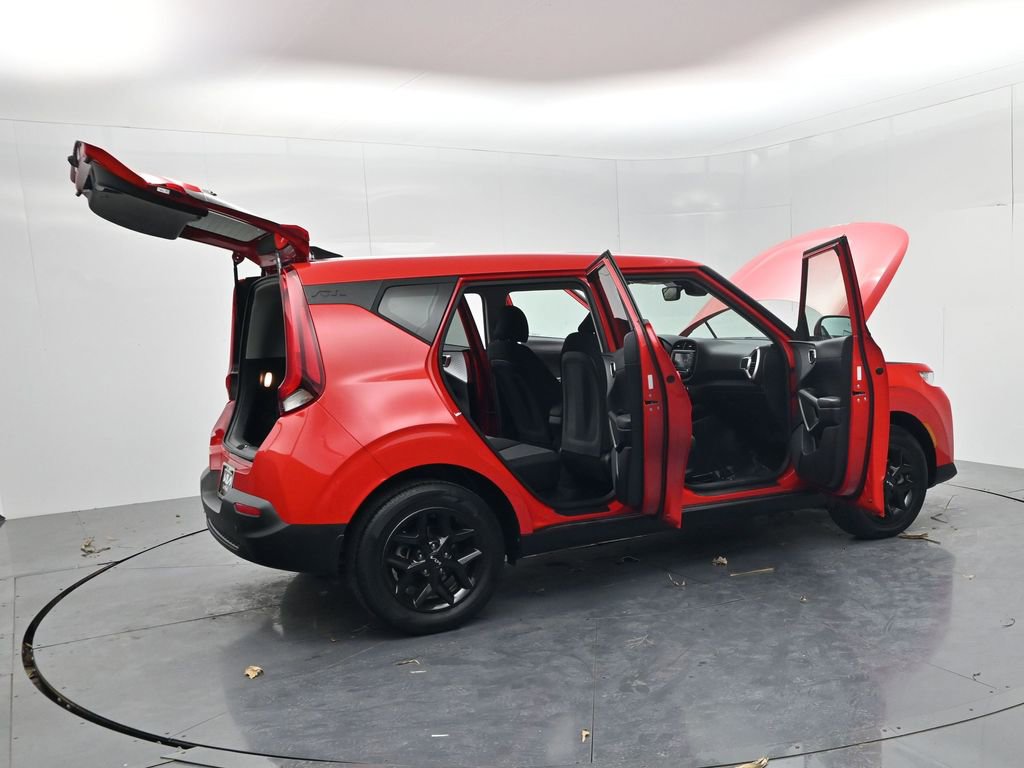 Certified 2022 Kia Soul LX w/ Technology Package image 49