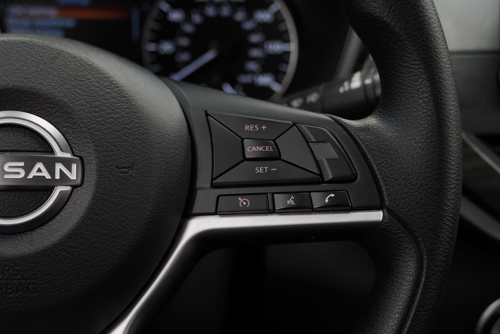 Used 2025 Nissan Altima 2.5 SV FWD image 38