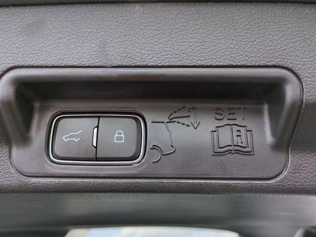 Used 2021 Ford Explorer XLT w/ Equipment Group 202A image 25