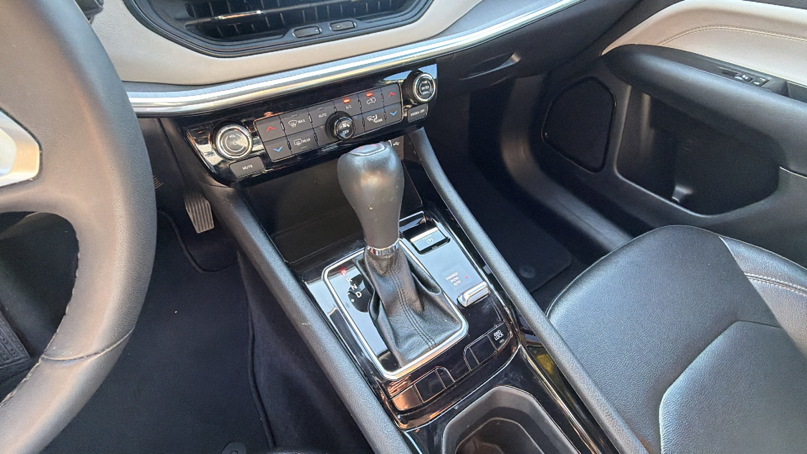 Used 2024 Jeep Compass Limited AWD/4WD image 30