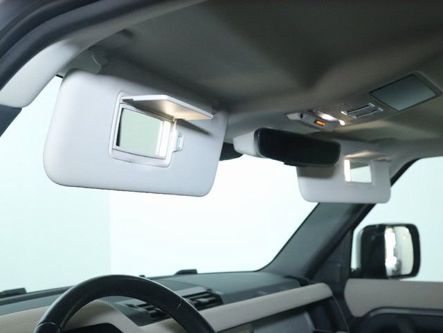 Used 2023 Land Rover Defender 110 SE image 20