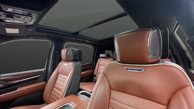 Used 2023 GMC Yukon XL Denali Ultimate w/ LPO, Floor Liner Package AWD/4WD image 11