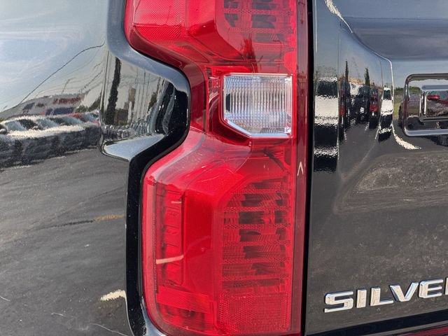 Used 2024 Chevrolet Silverado 1500 LT AWD/4WD image 29