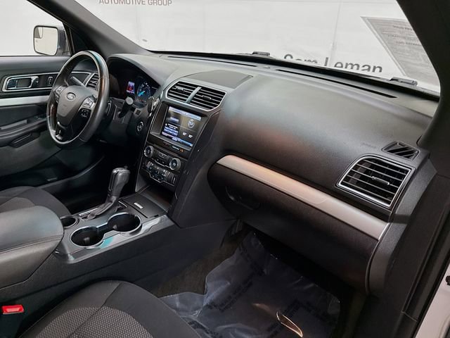 Used 2016 Ford Explorer XLT w/ Equipment Group 201A FWD image 28