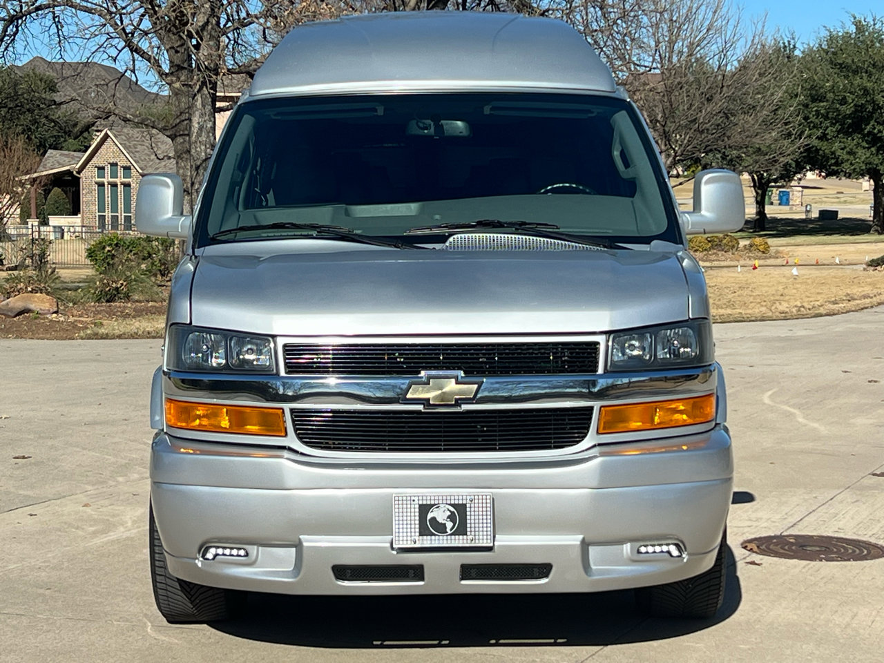 Used 2023 Chevrolet Express 2500 Extended image 2