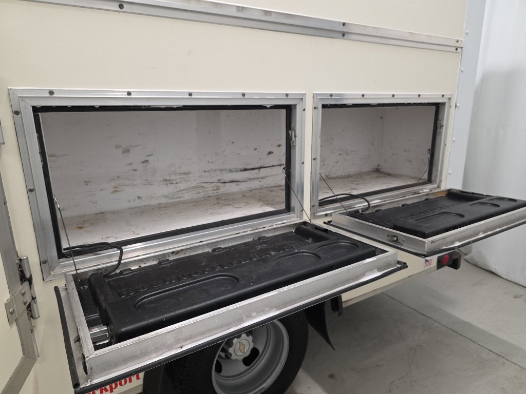 Used 2022 Chevrolet Express 3500 w/ Power Convenience Package image 21