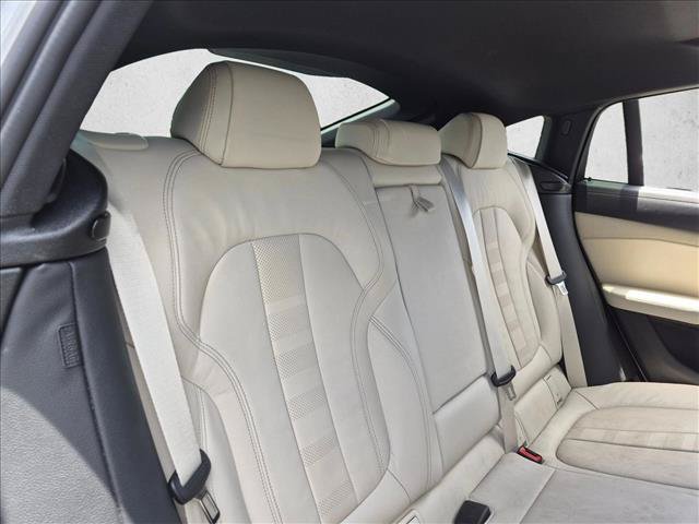 Used 2022 BMW X6 xDrive40i w/ M Sport Package AWD/4WD image 18