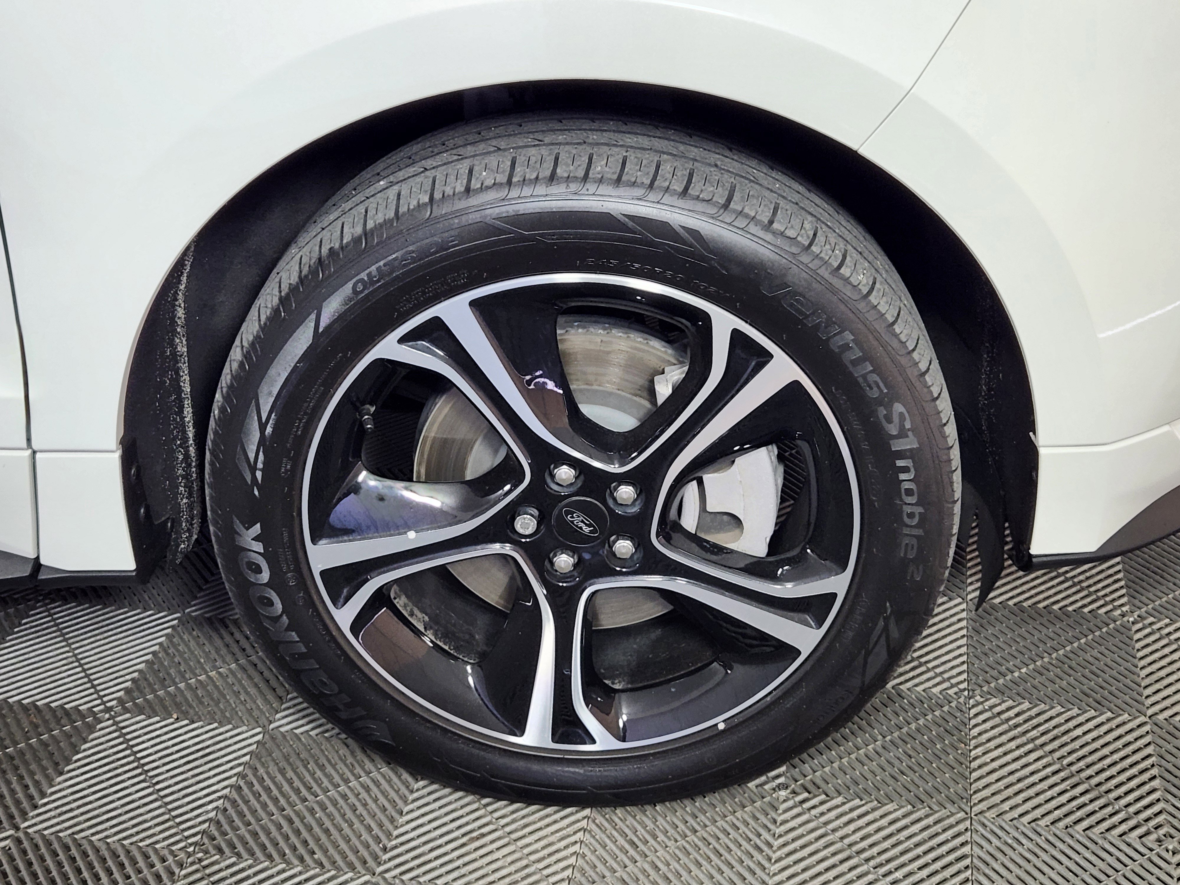 Used 2023 Ford Edge ST image 8
