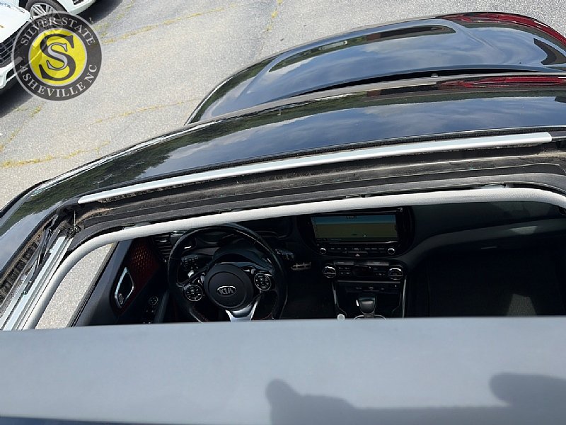 Used 2020 Kia Soul GT-Line Turbo FWD image 29