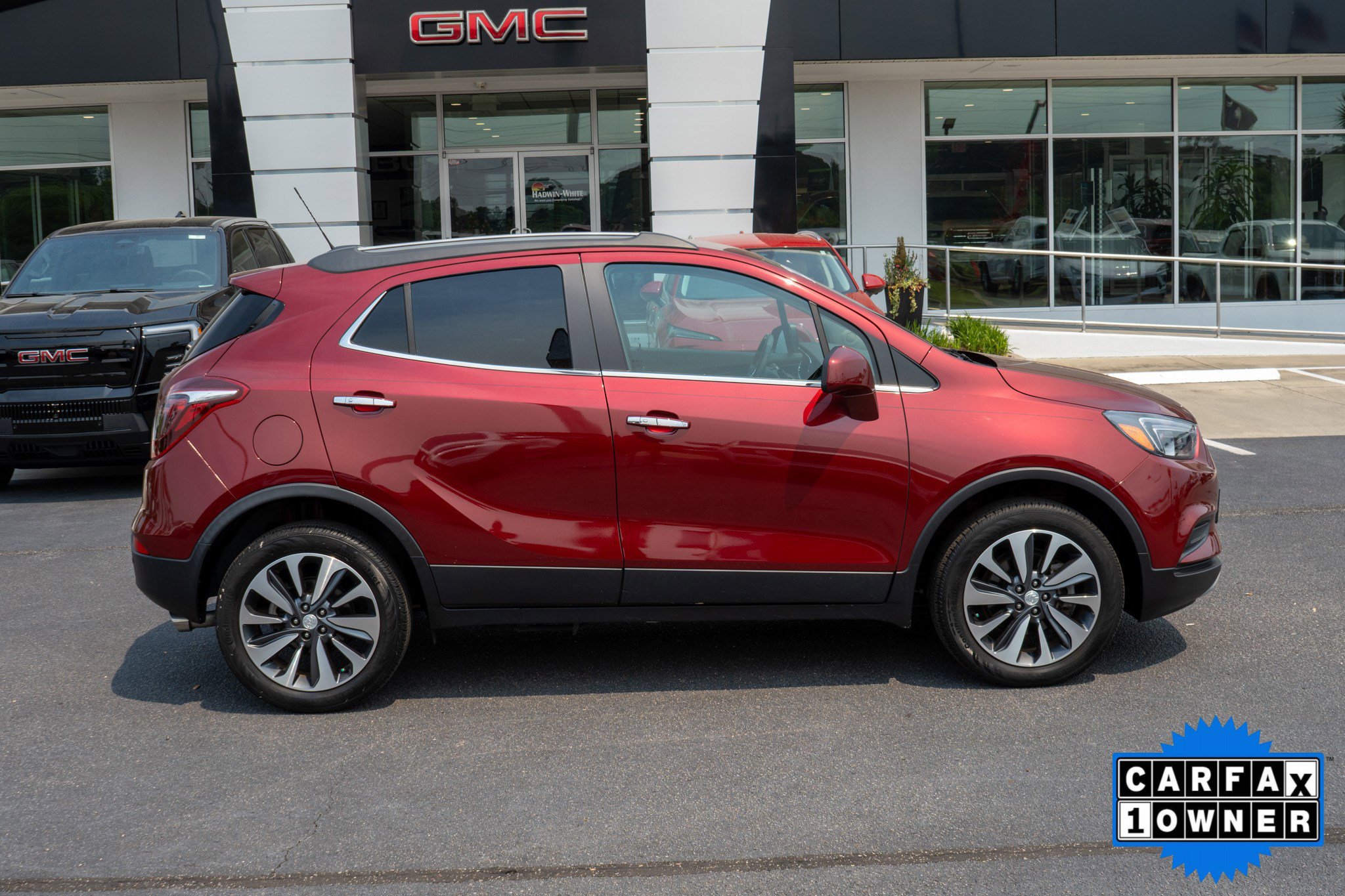 Used 2022 Buick Encore Preferred w/ Safety Package image 2
