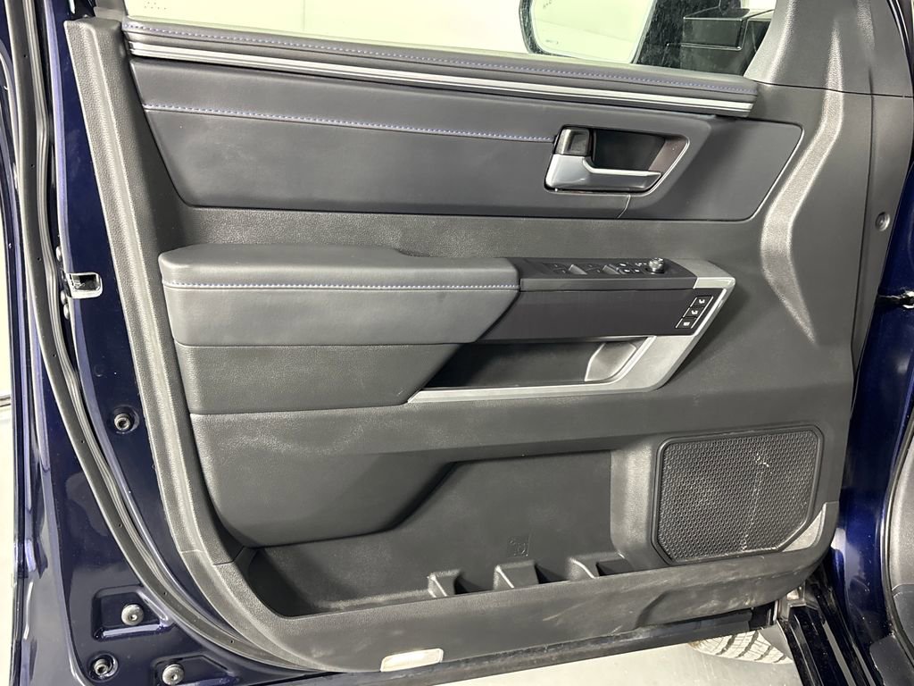 Used 2025 Toyota Tundra Platinum image 27