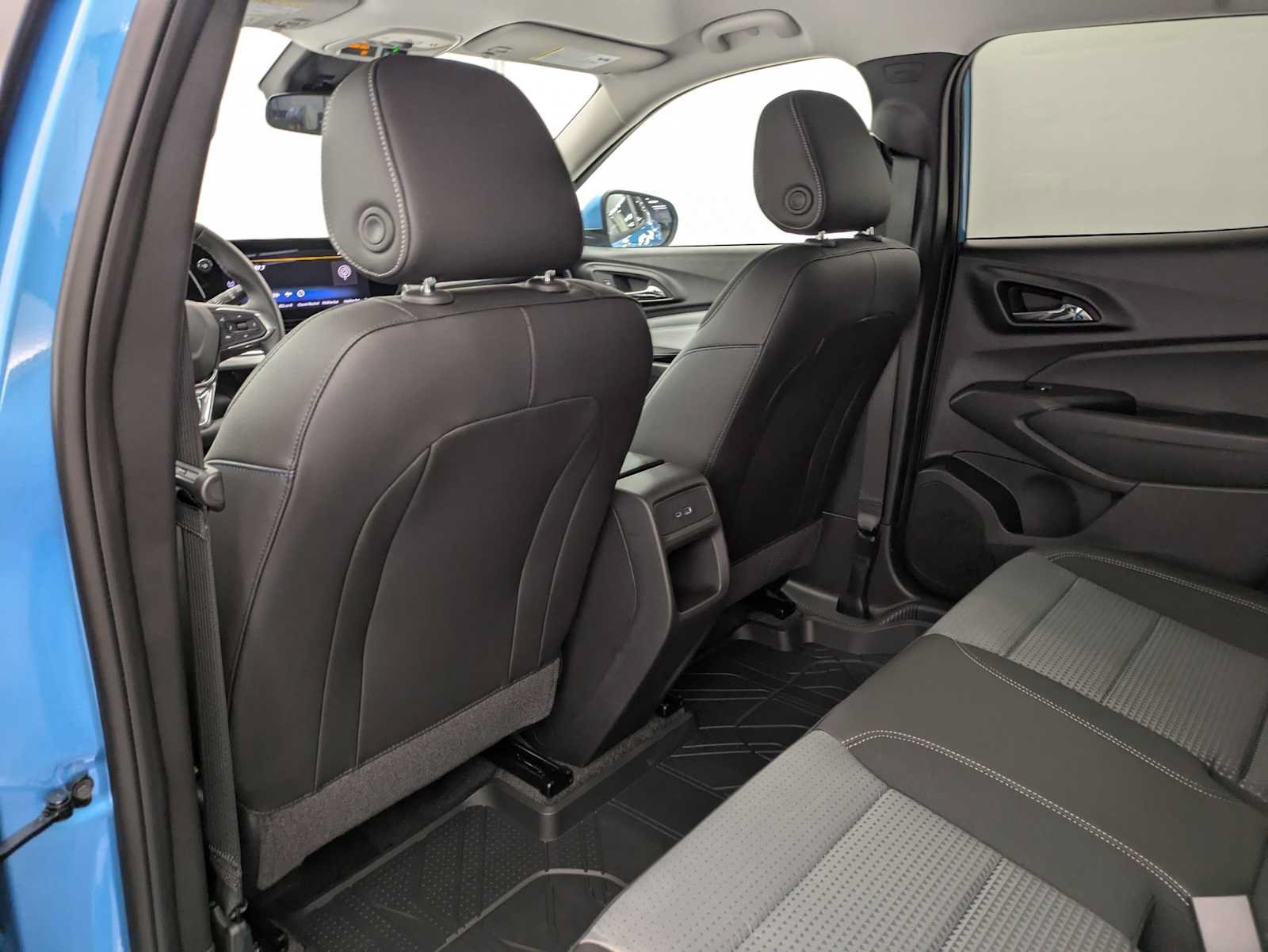 New 2026 Chevrolet Trax LT w/ Driver Confidence Package FWD image 19