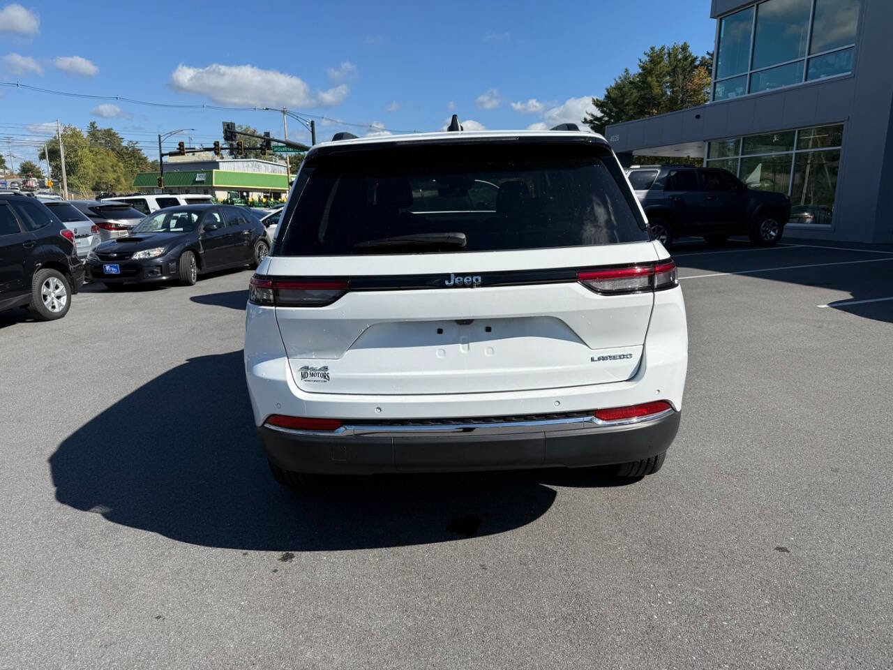 Used 2023 Jeep Grand Cherokee Laredo w/ Luxury Tech Group I image 7