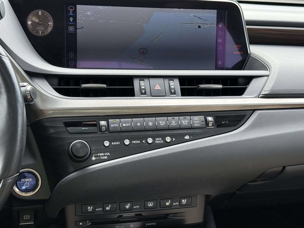 Used 2019 Lexus ES 300h FWD image 18