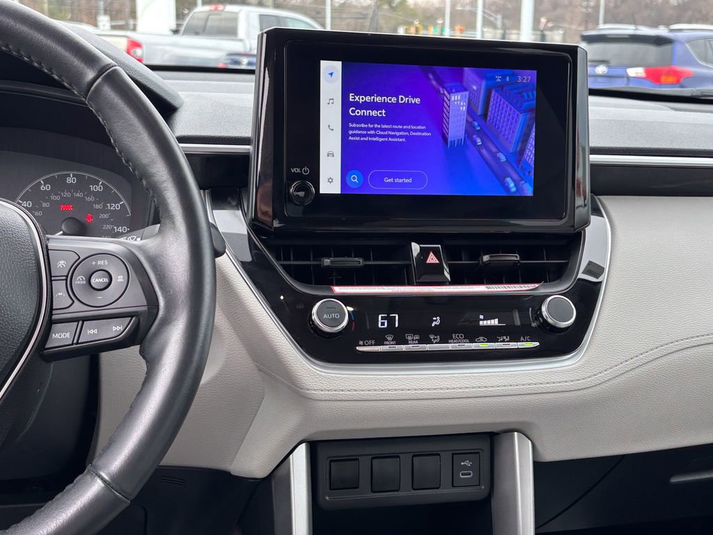 Certified 2023 Toyota Corolla Cross LE image 33