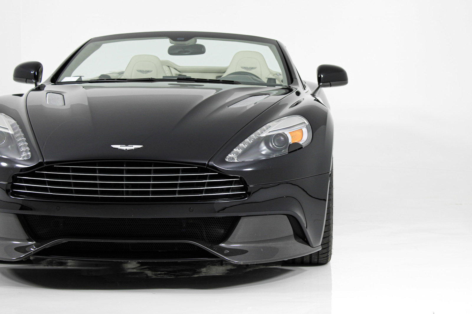 Used 2014 Aston Martin Vanquish Volante RWD image 18